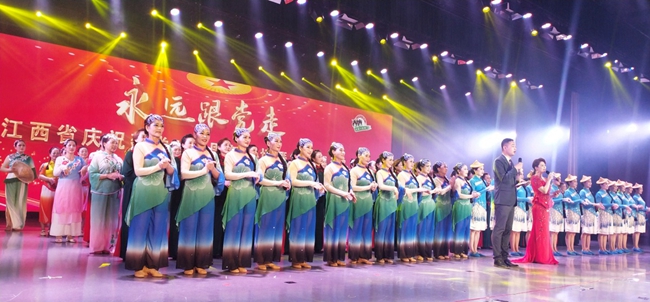 “永远跟党走”——江西省庆祝建党100周年广场舞集中展演在南昌举行