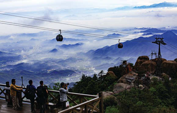 香港经济导报江西频道网讯(罗慧敏)记者从上饶县灵山左溪客运索道运营