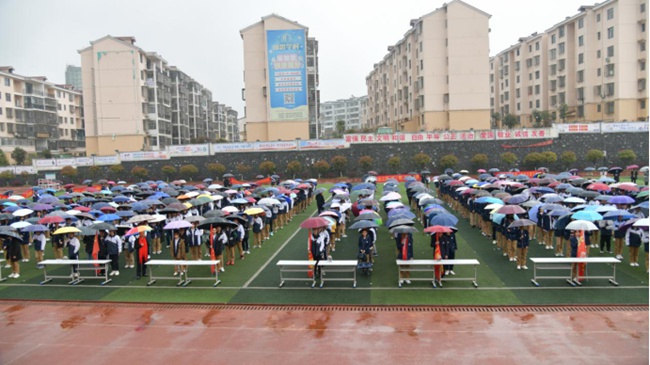 宜春市翰林学校2021届决战中考百日誓师大会圆满举行