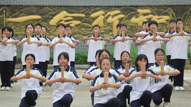 2023年青龙中学开学第一课：学习弘扬阳明心学文化+将知行合一融入学习生活  (2)_副本.jpg